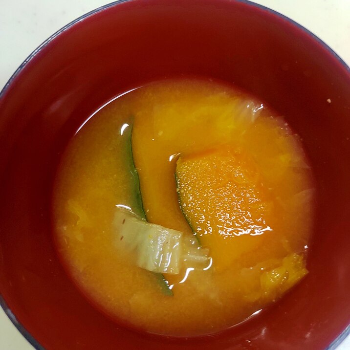 トマトジュースでかぼちゃ味噌汁